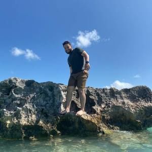 Meet your Posher, Luis